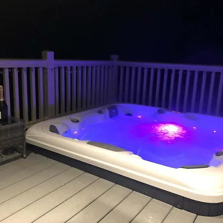 Jasmine With Hot Tub Alpehytte