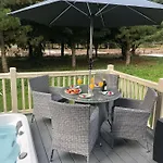 Jasmine With Hot Tub * Йорк