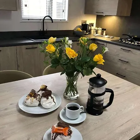 Jasmine With Hot Tub *