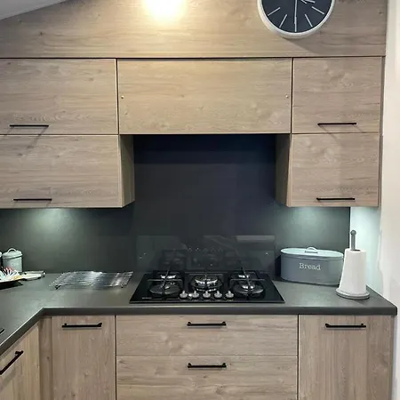 Jasmine With Hot Tub York