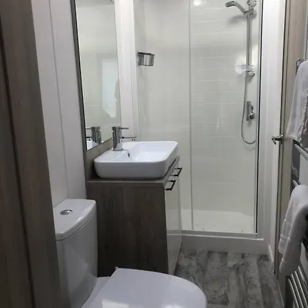 Jasmine With Hot Tub York